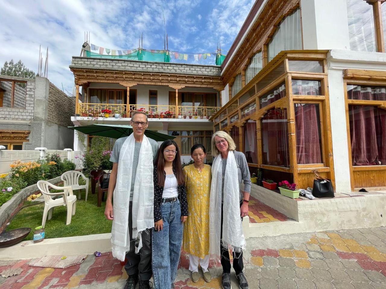Laksdup Guest House Leh Exterior foto
